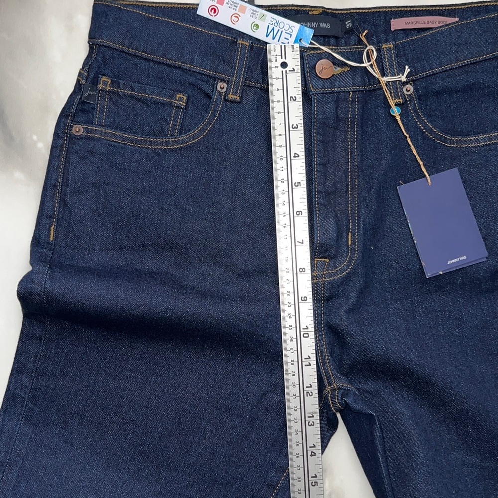 NWT Johnny Was Women's Marseille Baby Boot Jeans Size 31 “ waist and 27” length - Picture 10 of 12